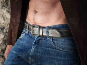 Artisan Buckle Mens Brown Leather Belt - Fashionable Accessories for Him