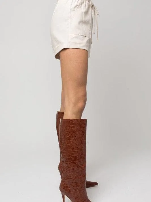 Everyday Fashion Front Pocket Roll-Up Shorts with Elastic Waist